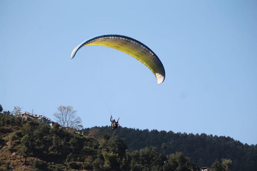 paragliding in khajjiar